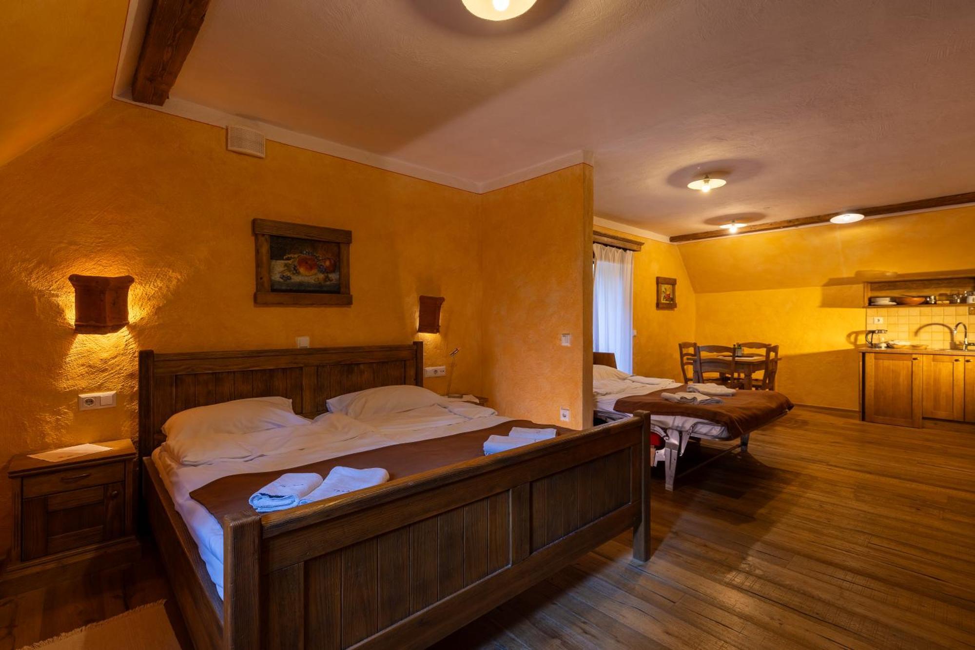 Pomona Relaxing Nature Guest House Рогашка-Слатіна Екстер'єр фото